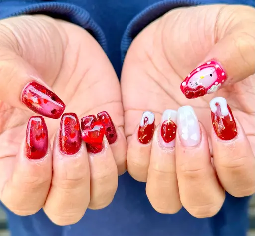 【ハンド】スタッフ同デザイン🍒キティー&いちご🍓ネイル（オフなし）