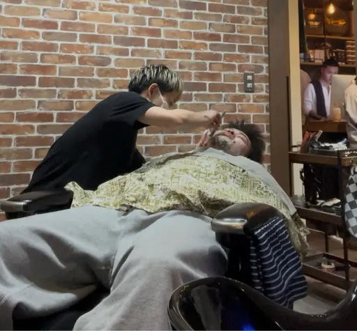 💈シャンプー＆顔そり💈眉カット込  #札幌#床屋