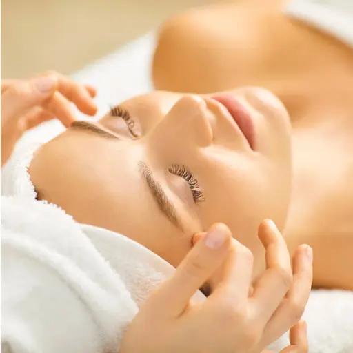 【目元のお悩み改善✨】クマ・たるみ・しわケア💜（フェイシャルエステ）頭皮マッサージ付き♪