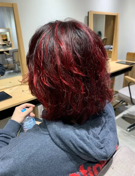 🔥🔥2月29日まで1日3名限定🔥🔥ハイライト&オンカラー&トリートメント🎈🎈