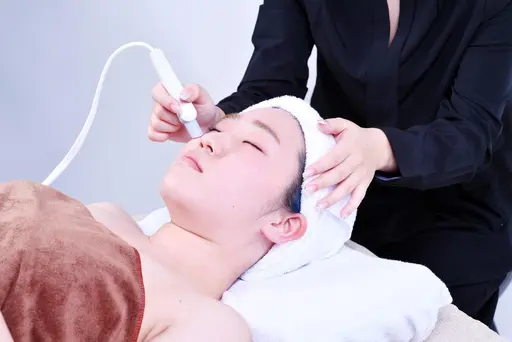 【毛穴の奥から徹底洗浄】ハイドラ毛穴洗浄45分　初回4980円