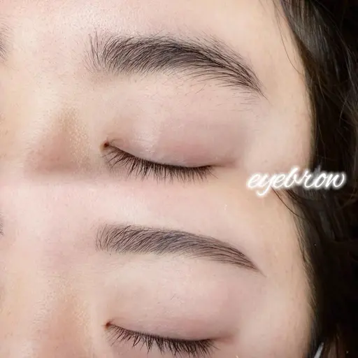 骨格に合わせたオーダー眉スタイリング＋WAX脱毛