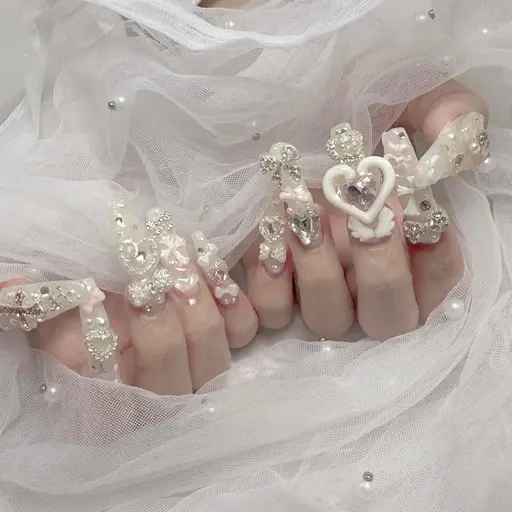 【モデル募集】ゴテゴテ💎地雷系⚫︎量産系ネイル⭐️日時指定あり