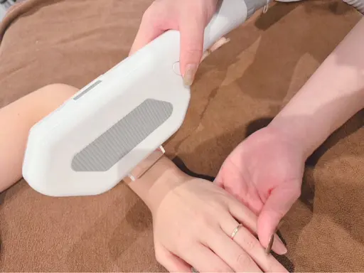 【U-24学割】ladies全身脱毛（顔、VIO込み）