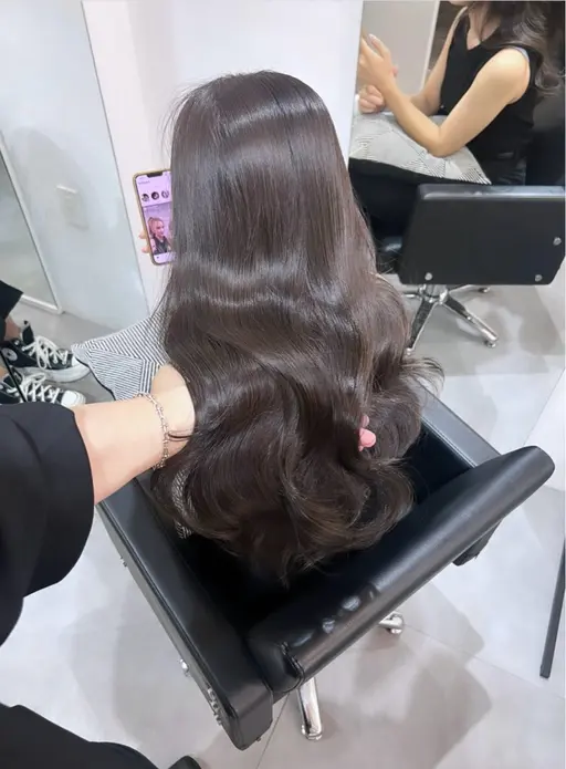 【人気𝐍𝐨.𝟏 ‎🤎】パーフェクト艶カラー+高保湿トリートメント(U-30限定)