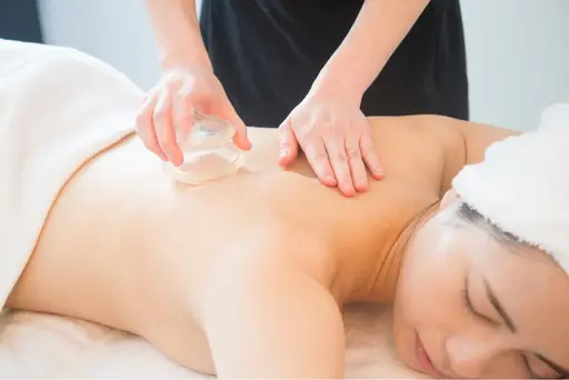 【1度で実感！スライドカッピングで慢性的な首肩こり、むくみケア】スライドカッピングで筋膜リリース＆オイルマッサージ60分