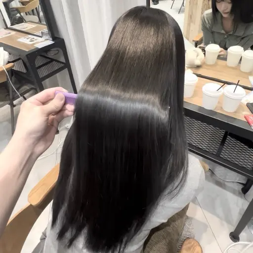 【癖毛さん必見✨】美髪ストレート+ケアトリートメント付き22,000円➡️10,000円(税込)