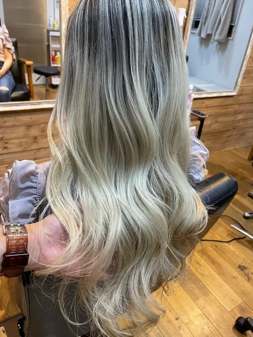 当日限定✨破格✨ブリーチ毛の方オススメ✨【逆バレイヤージュ】カラー+トリートメント