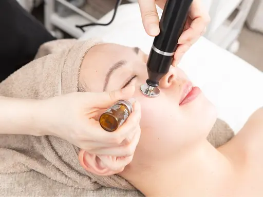 選べる美容成分をお肌内部にお届け❣️イオン導入45分