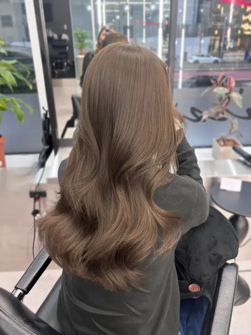 🤩12月限定🤩⭐︎ダメージレス高級艶カラー×カット×超音波ケアプロ付き2行程トリートメント⭐︎