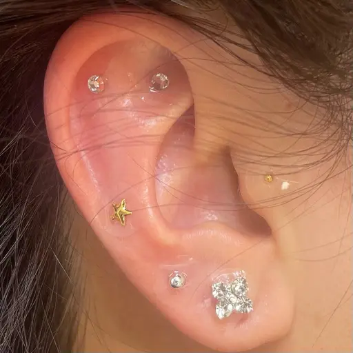 耳ツボジュエリー　お洒落しながら　健康を楽しむ！ダイエット　美容　耳ツボマッサージ付き　　¥3500(12個)