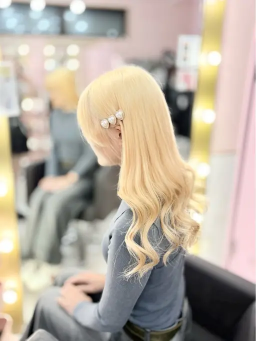 【直前割メニュー⸜❤️⸝】1回ケアブリーチ➕カラー➕髪質改善トリートメント《韓国風》