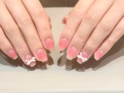 大人気チークネイル(新規オフ無料、2回目からつけ替えオフ+1000円)