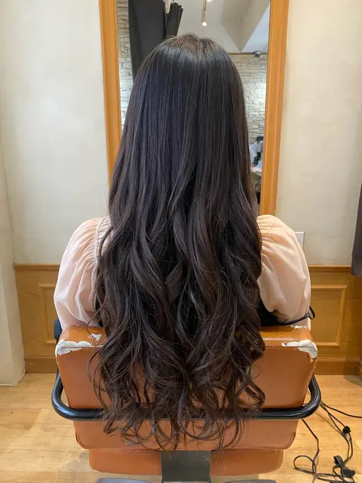 コテ巻き✨巻き下ろし✨ストレートのみも✨お食事やデート前にお立ち寄り下さい💄💕