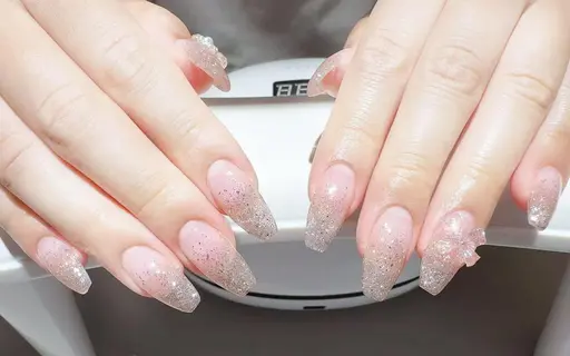 ハンドネイル、チップ長さ出し10本、ワンカラー、ラメグラデーション（マグネット/フラッシュ+¥1000）