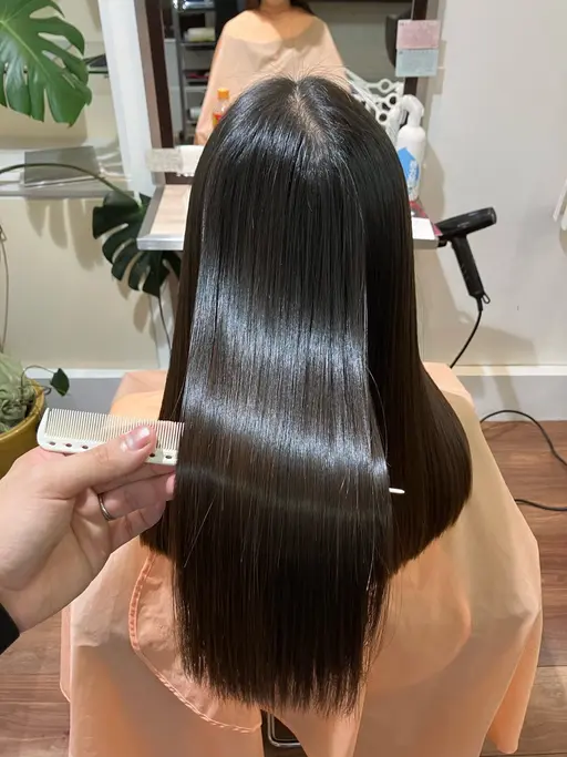 【SNSで話題🌈】メンテカット＋ウラノス髪質改善美髪ストレート+トリートメント