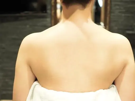 脱毛してない方、毛が濃い方限定‼️レディースシェービング（えり･背中）