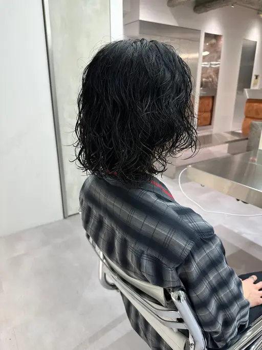 【ミニモ限定価格🔥】【メンズミディアム】【カット＋海外風パーマ🌱】【海外っぽいラフで大人なスタイルご提案します💇】