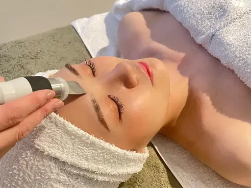 人気No.１✨特別！いちご鼻卒業✨✨超音波振動機器と、角質クリーン化粧水で全顔体験❤(クレンジング含)＋ＡＩ搭載肌診断付