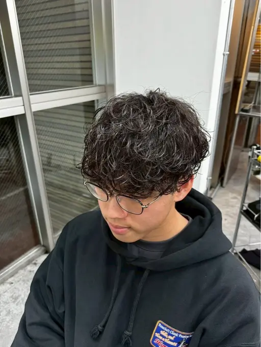 【ちりつくのが嫌いな形必見🔥】メンズカット＋波巻きパーマ#ツイストスパイラル#シャドウ#ニュアンス#フェザー