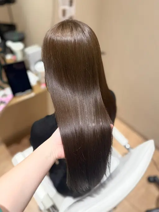 《 １月、２月限定クーポン‼️ 》カット+カラー+3stepトリートメント