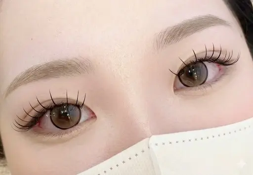 卒業式にもぴったり💖LEDエクステフラットラッシュ140本×眉スタイリング/オフ込み