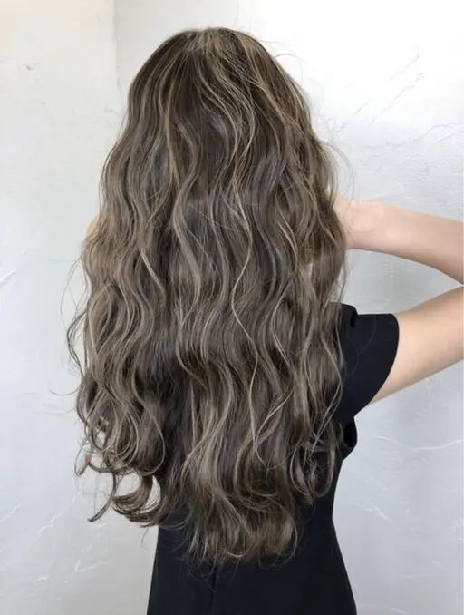 12月限定価格✨【圧倒的立体感❣️】ハイライト+オンカラー+髪質改善トリートメント