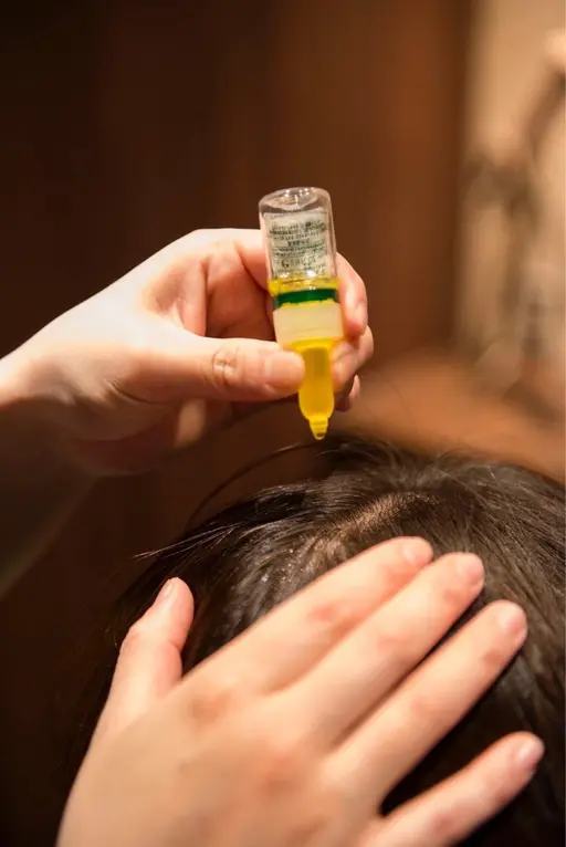 エッセンシャルオイルスパ（頭皮のアロママッサージ）+高保湿トリートメント【頭皮環境改善、リラックス、リフトUP】