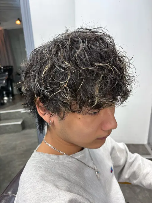 [3日間限定クーポン‼️]😳ワックス&オイルプレゼント😳メンズカット＋各種パーマ¥7700~