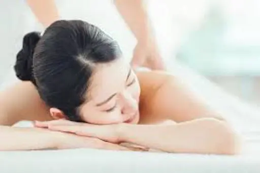 ✨ラジオ波首肩集中ケア40分✨¥3700ラジオ波で筋肉の奥からじんわり温め、コリを柔らかく、首肩コリがひどい方におすすめ