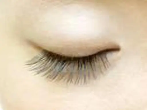 マツエク　束感仕上げ🙆‍♀️シングル　フラットラッシュ100​〜​130本（オフ無料）