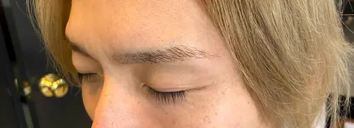 眉毛カット