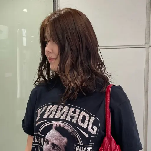 明日🈳◎【新規様限定🫧】全頭ブリーチ＋カラー ＋トリートメント付き✨