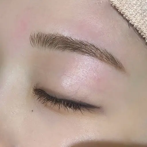 《ご新規様限定クーポン》アイブロウWAX＆美眉スタイリング🩵