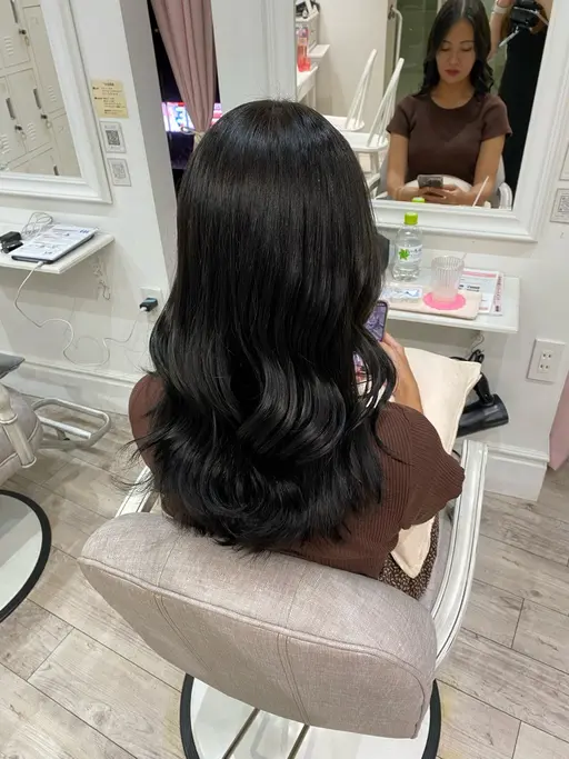 【ヘッドスパ🫧】炭酸の力で頭皮のクレンジング＋シャンプーブロー＋簡単コテ巻き仕上げ付き♡