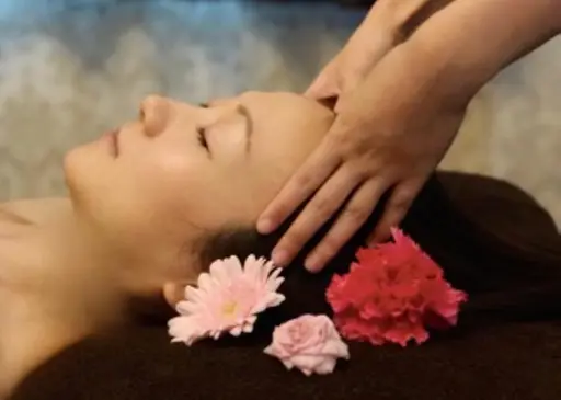 ヘッドスパ　(ドライ)💛頭の疲れ、感じてませんか？頭も癒してあげましょう💕爆睡させたらごめんなさい☺️