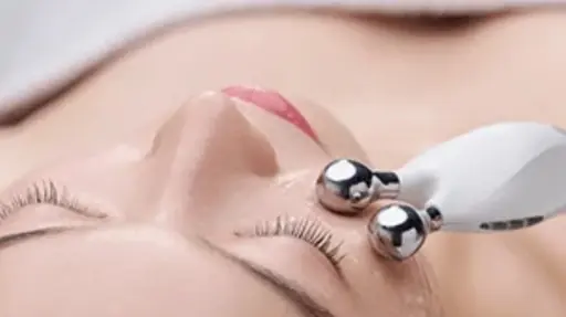 \キュッと実感✨引き締め×ハリ肌ケア/【EMS付】フェイシャルクリア