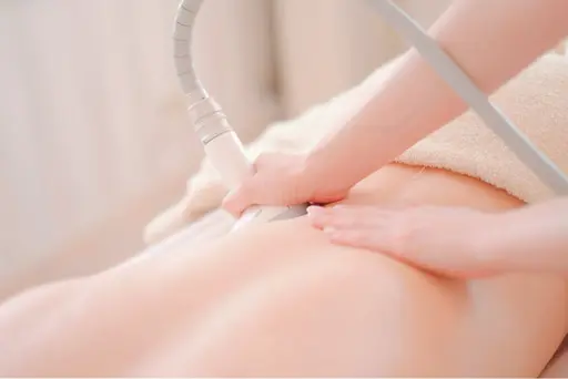 お腹から横腰、お尻を刺激。もたつくぷよぷよ肉を撃退！［女性専用］