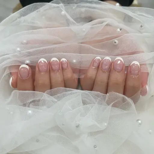 フレンチネイル 白　12/28 18:30-