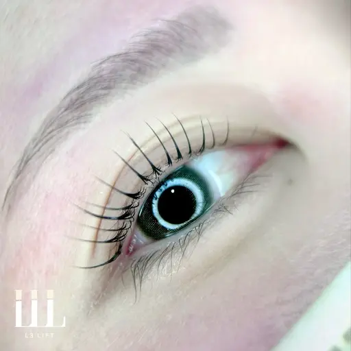 1時間の施術で1ヶ月のメイクが楽になる✨ 高持続トリートメント込みラッシュリフト(まつ毛カール)