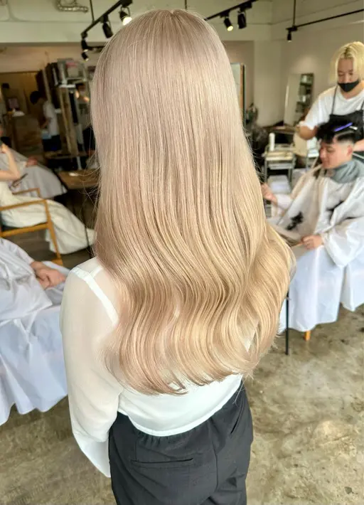 U24割引き🌈初めてのご来店お客様にオススメ🌈ダメージ95%カット🌈ケアブリーチ+ダブルカラー＋艶々トリートメント