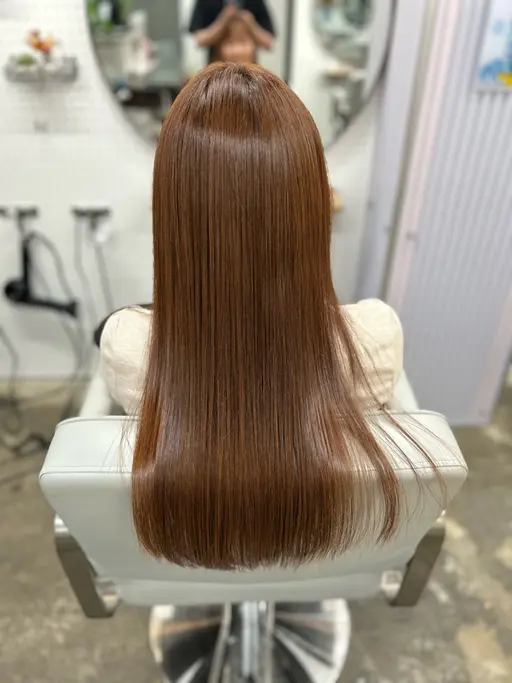 思わず触れたくなる艶カラー髪質改善