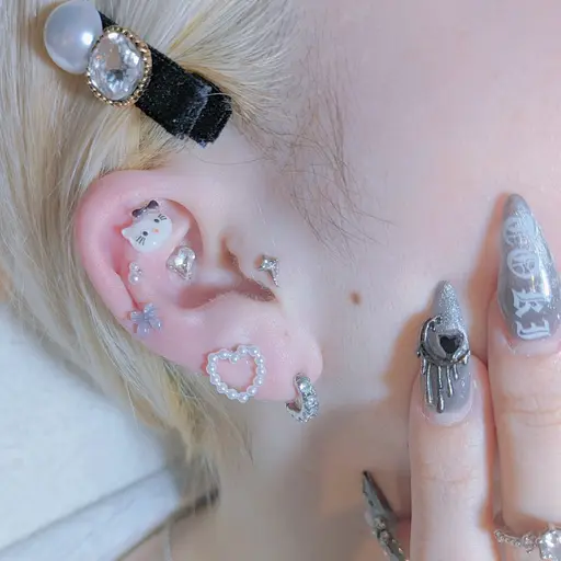 12/21〜23限定🎄クリスマス前にぜひ💎耳つぼジュエリー両耳10粒💎💕リピーター様+550円