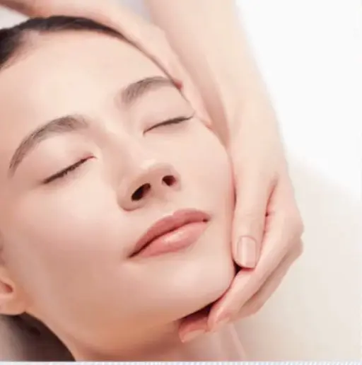 お手軽🌿美白or保湿のマスクを選んで頂きリーズナブルに短時間で透明感のあるお肌へ🩷ご来店特典付き🎁