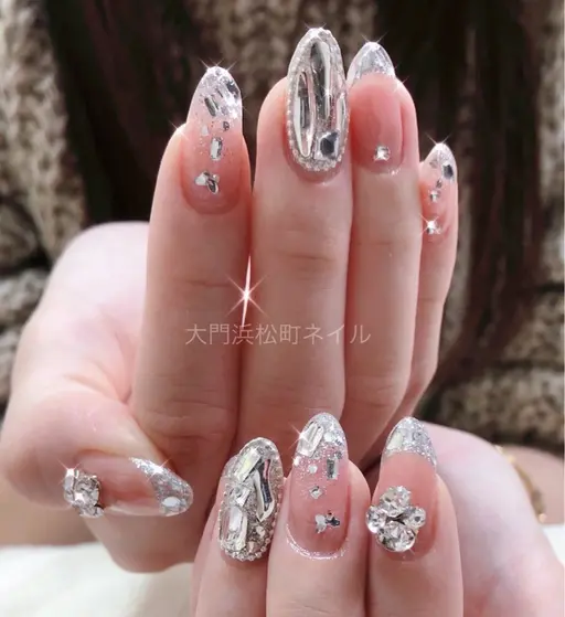 ミニモ40%オフ🥰ピンクネイル✖️ガラスフレンチ✖️3Dパーツ2個/上品ネイル💎一部分シンプルデザイン変更OK