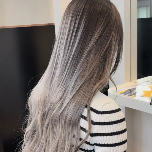 【㊗️卒業生限定✨】ダブルカラー+Aujua 1 stepトリートメント（ブリーチなしダブルカラーも可）【ミニモ学割】