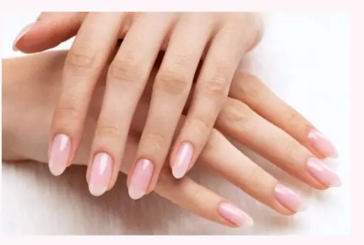 育爪ネイルケアー(甘皮処理と透明ネイル)