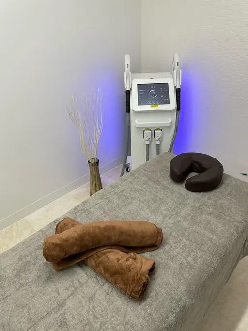 【初回限定】お試しsパーツ脱毛1箇所(脇、手の甲指、足の甲指1100円(1h)