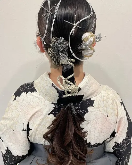 10時〜🕙卒業式ヘアセット・袴着付け 9000円🎓💐(※10時以前は1時間ごとに早朝料金+1000円が発生します)