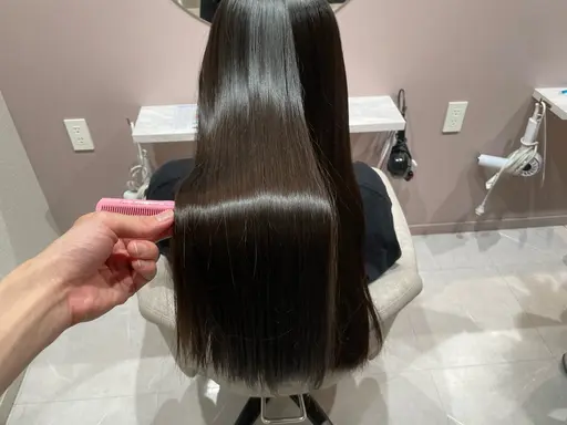 ⭕️艶髪にしたい人必見⭕️縮毛矯正＋カット＋オージュアトリートメント☘️